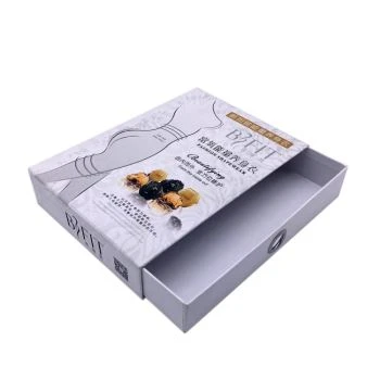 Boîte de carton pour le vêtement